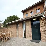 2besittard Apartmán *